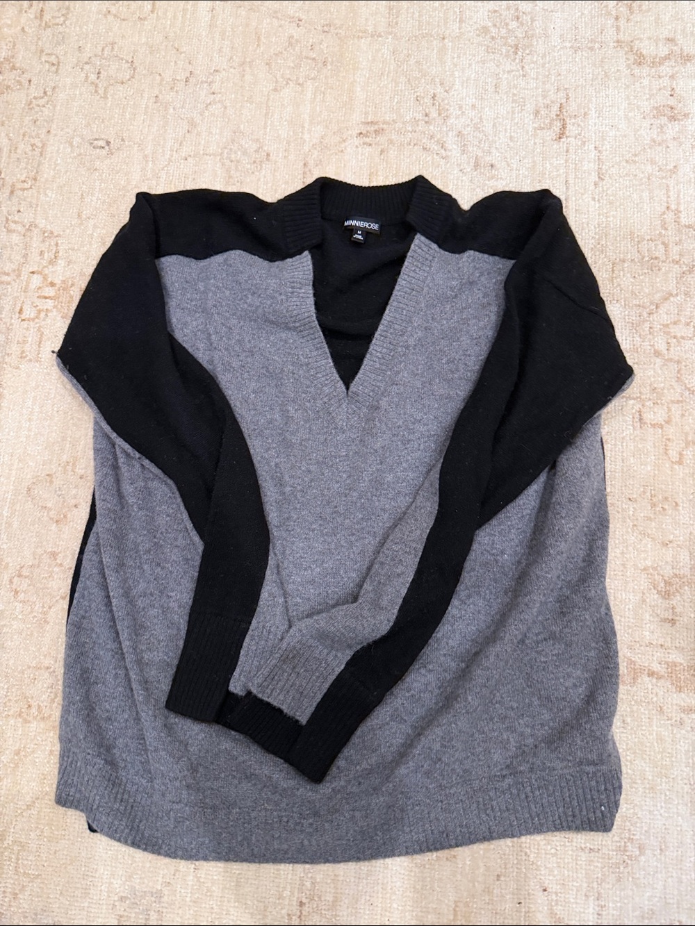 Minnie Rose Men's V-Neck Colorblock Sweater in Gray and Black
